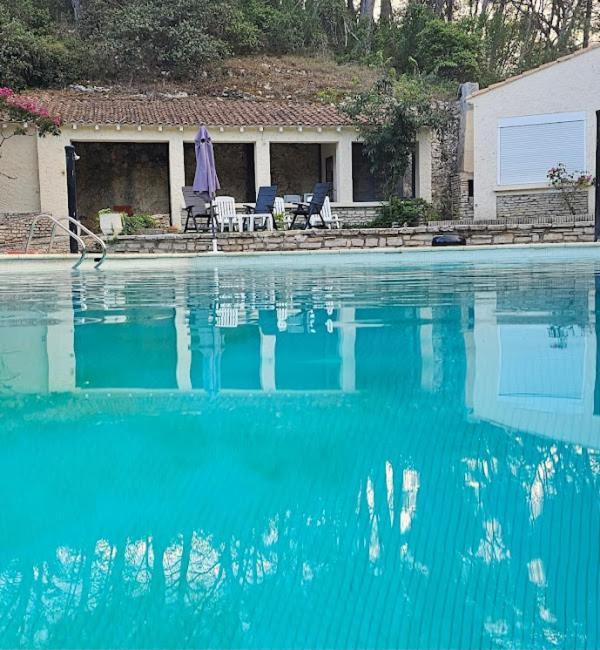 Hotel Le Robinson Beaucaire  Eksteriør bilde